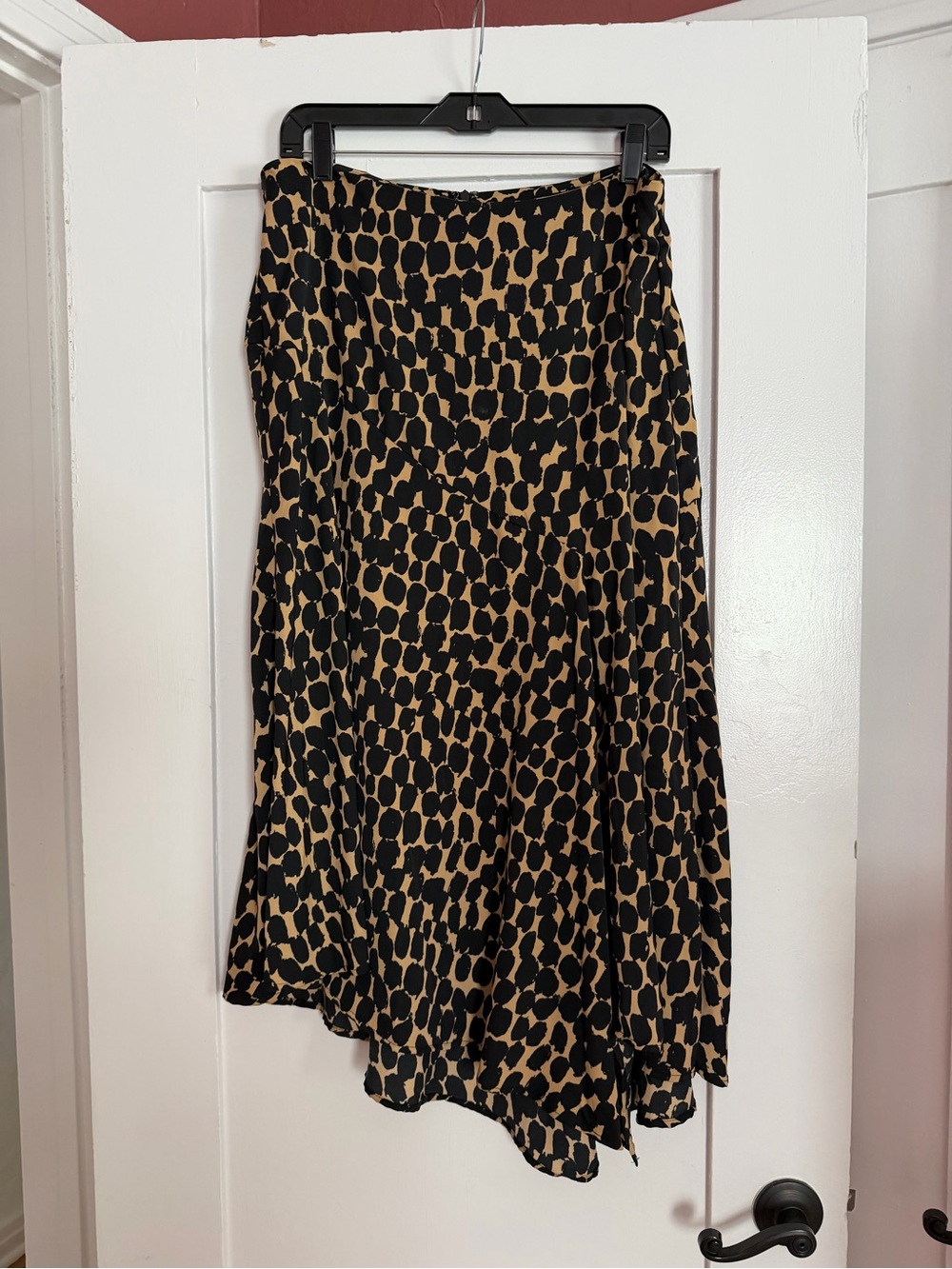 Who What Wear Black and Tan Leopard-Print Midi Skirt